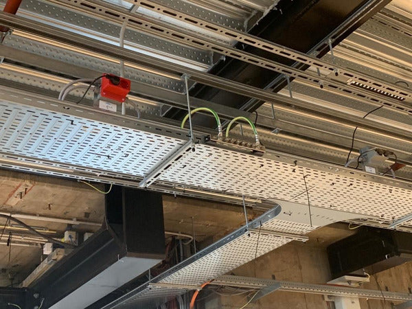 Hoofd Aardingsrail 200A Met Kabelschoen 400mm - 260501