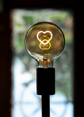 Bailey LED Heart Silhouette G95 E27 2W Gold - 145546